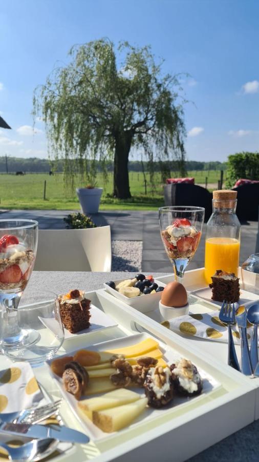 Bed and Breakfast De Gouden Wilg Lunteren Esterno foto